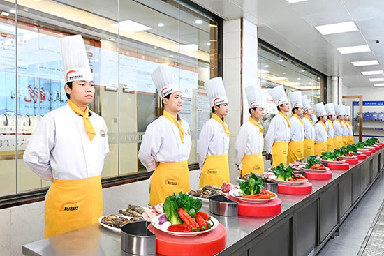 甘肃<a  data-cke-saved-href='http://m.gsxdf.com/' href='http://m.gsxdf.com/' target='_blank'><u>学厨师</u></a>找哪